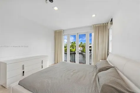 455 Centre Island Golden Beach FL 33160