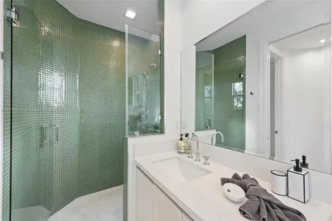 455 Centre Island Golden Beach FL 33160
