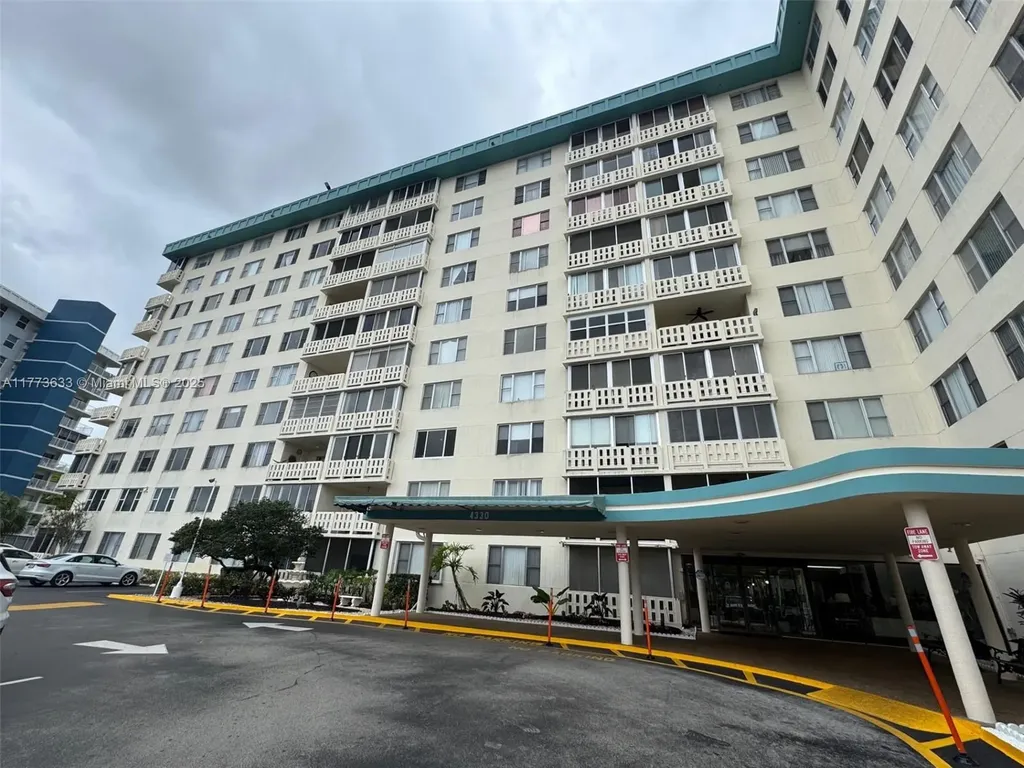 4330 Hillcrest Drive Hollywood FL 33021