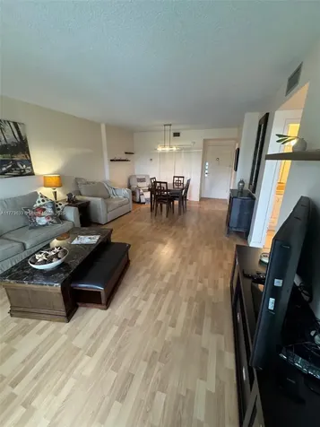 4330 Hillcrest Drive Hollywood FL 33021