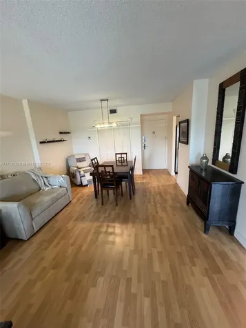 4330 Hillcrest Drive Hollywood FL 33021