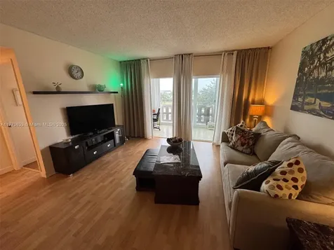4330 Hillcrest Drive Hollywood FL 33021
