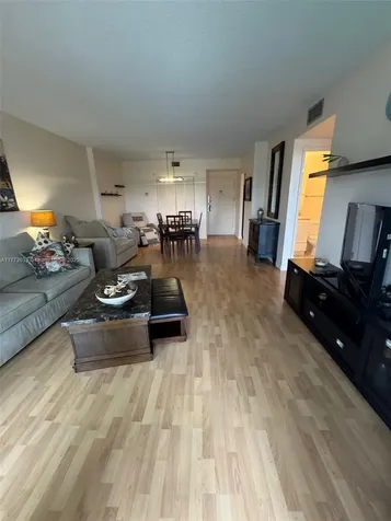 4330 Hillcrest Drive Hollywood FL 33021