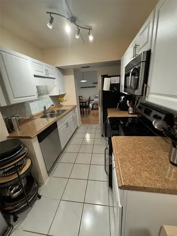 4330 Hillcrest Drive Hollywood FL 33021