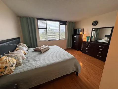 4330 Hillcrest Drive Hollywood FL 33021