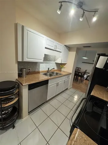 4330 Hillcrest Drive Hollywood FL 33021