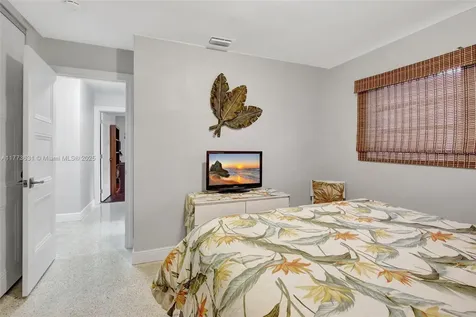 9460 NW 3rd Street Pembroke Pines FL 33024
