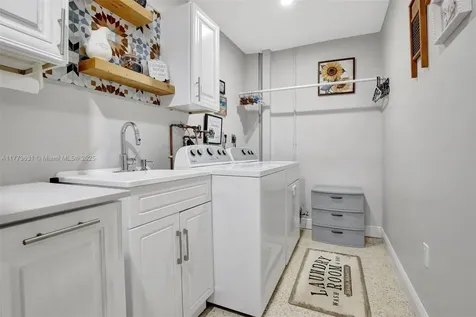 9460 NW 3rd Street Pembroke Pines FL 33024