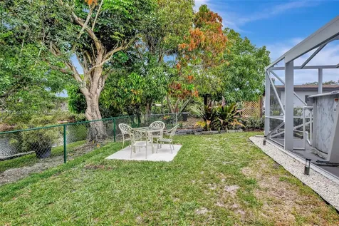 9460 NW 3rd Street Pembroke Pines FL 33024