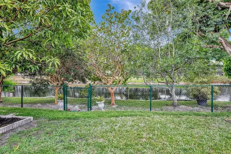 9460 NW 3rd Street Pembroke Pines FL 33024