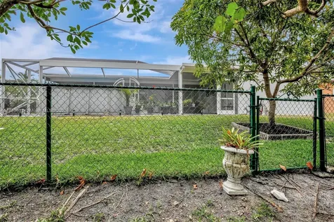 9460 NW 3rd Street Pembroke Pines FL 33024