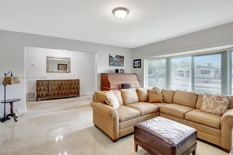 9460 NW 3rd Street Pembroke Pines FL 33024