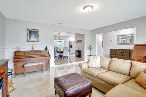 9460 NW 3rd Street Pembroke Pines FL 33024