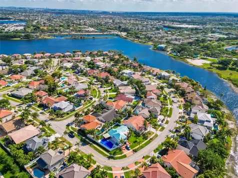 746 NW 176th Avenue Pembroke Pines FL 33029