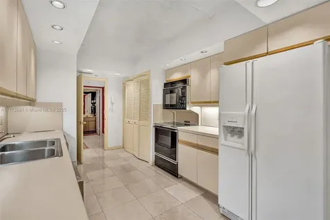 10175 Collins Avenue Bal Harbour FL 33154
