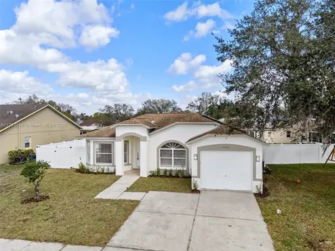 4604 Hunts Avenue Plant City FL 33566
