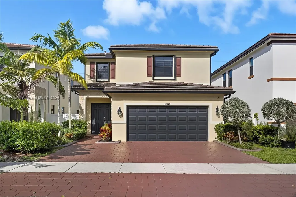 10572 W 35th Way Hialeah FL 33018