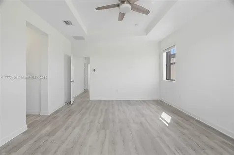 10572 W 35th Way Hialeah FL 33018