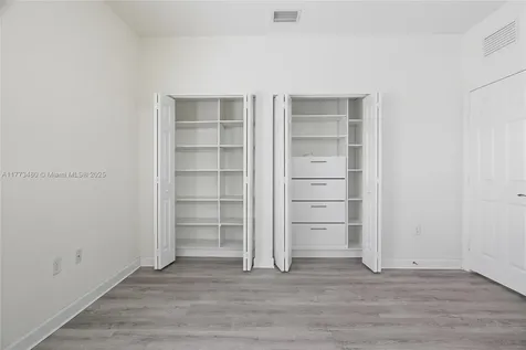 10572 W 35th Way Hialeah FL 33018