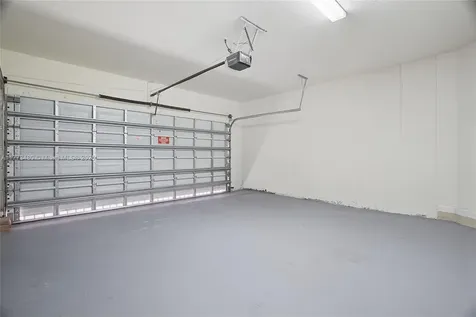 10572 W 35th Way Hialeah FL 33018