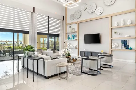 10572 W 35th Way Hialeah FL 33018