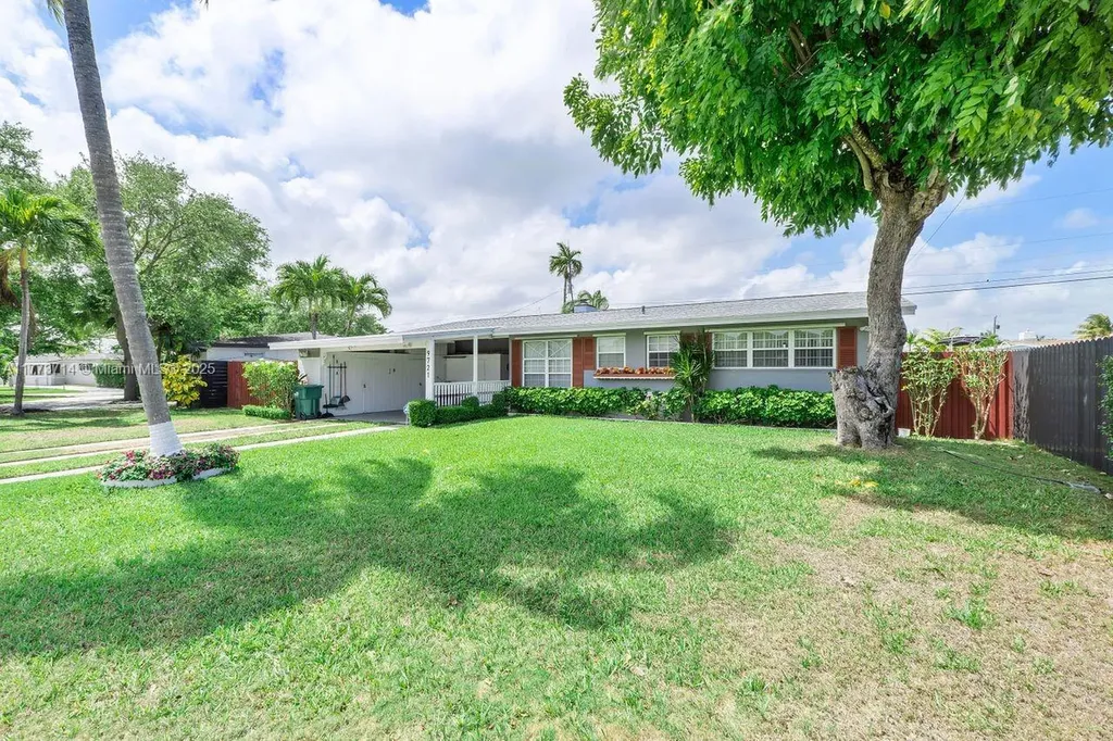 9721 Jamaica Drive Cutler Bay FL 33189