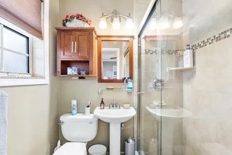 9721 Jamaica Drive Cutler Bay FL 33189
