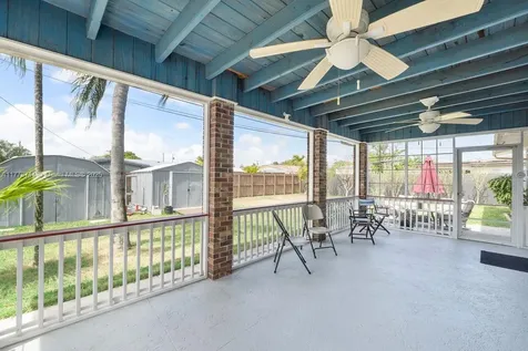 9721 Jamaica Drive Cutler Bay FL 33189