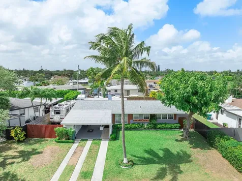 9721 Jamaica Drive Cutler Bay FL 33189
