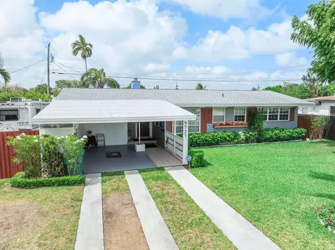 9721 Jamaica Drive Cutler Bay FL 33189