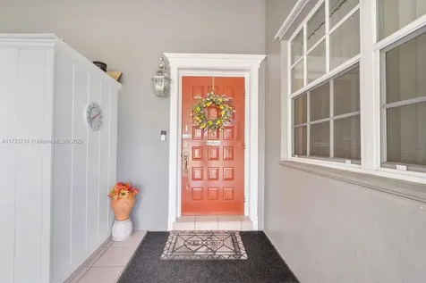 9721 Jamaica Drive Cutler Bay FL 33189