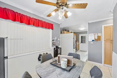 9721 Jamaica Drive Cutler Bay FL 33189