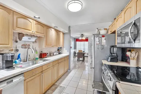 9721 Jamaica Drive Cutler Bay FL 33189