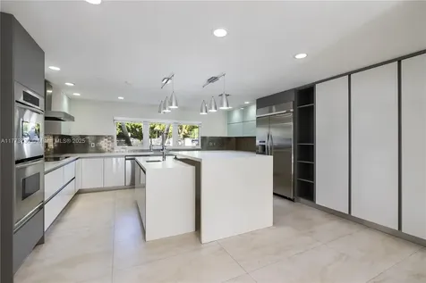 413 Santurce Avenue Coral Gables FL 33143