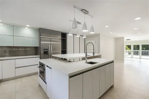 413 Santurce Avenue Coral Gables FL 33143