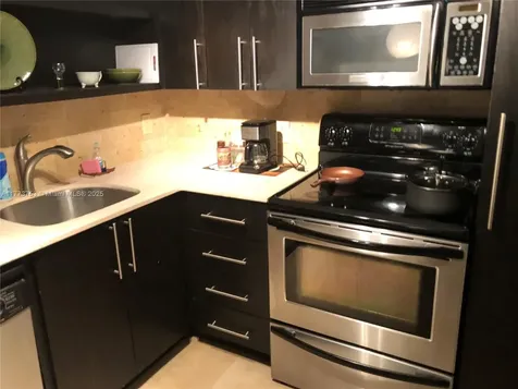 800 West Avenue Miami Beach FL 33139