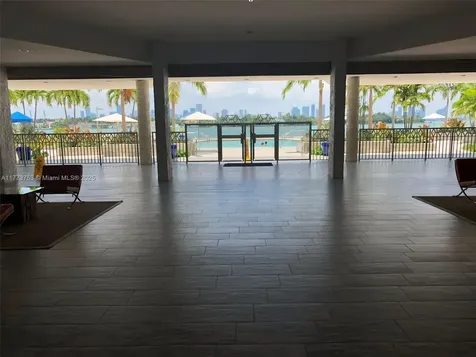 800 West Avenue Miami Beach FL 33139