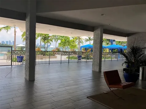 800 West Avenue Miami Beach FL 33139
