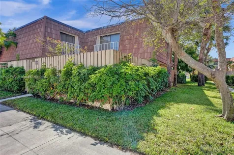 518 Green Springs Place West Palm Beach FL 33409