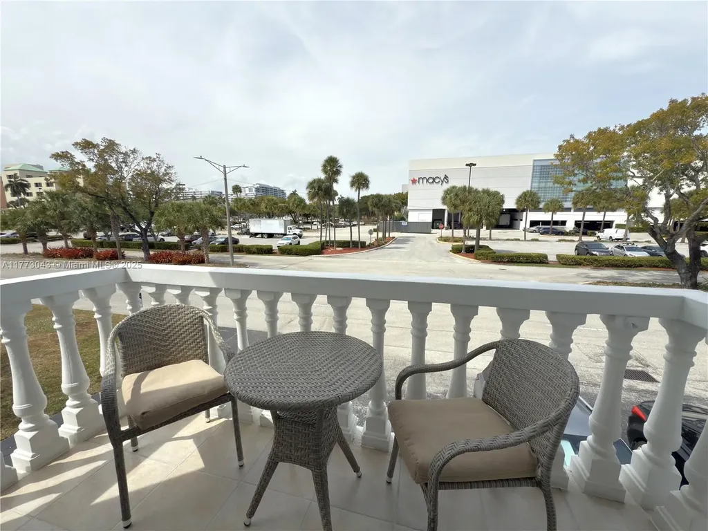 2340 NE 9th Street Fort Lauderdale FL 33304
