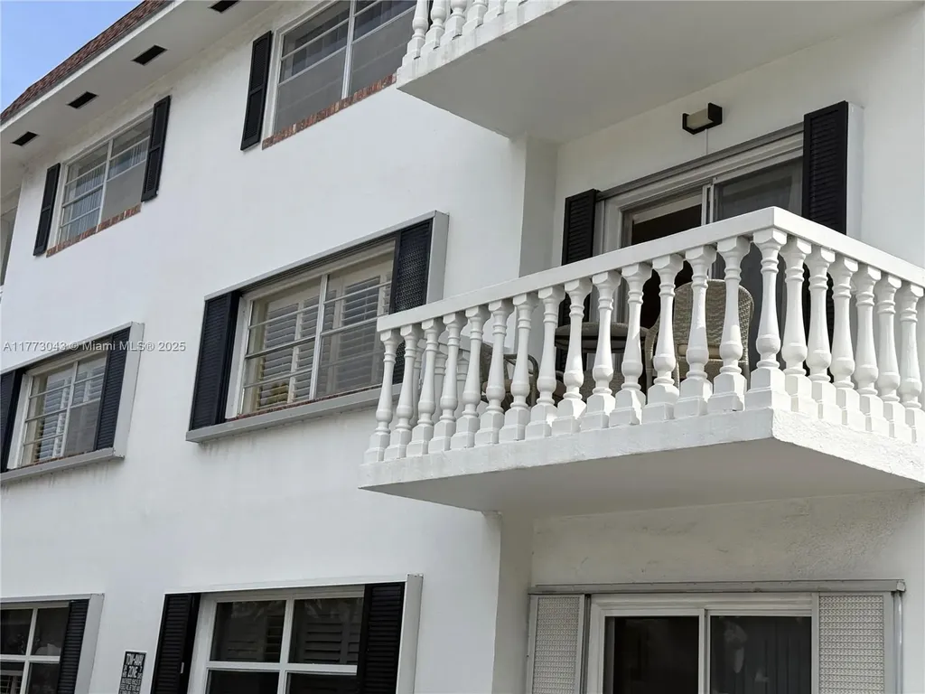 2340 NE 9th Street Fort Lauderdale FL 33304