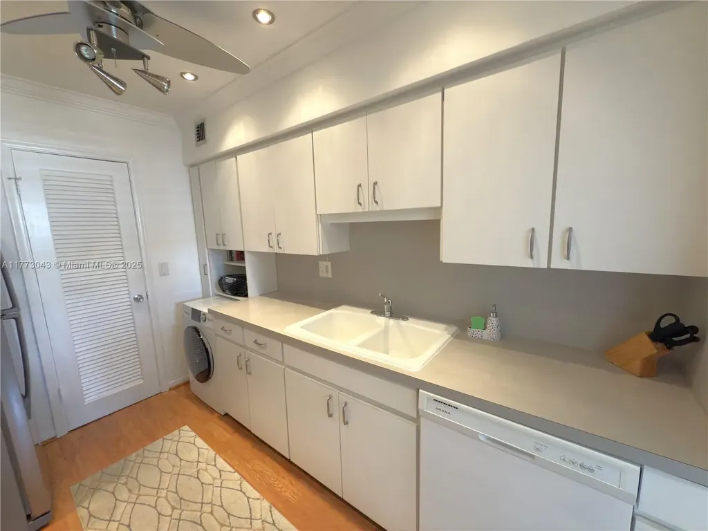 2340 NE 9th Street Fort Lauderdale FL 33304