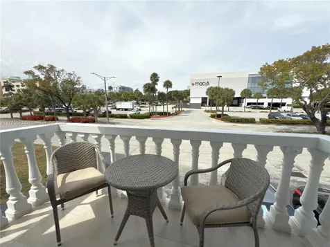 2340 NE 9th Street Fort Lauderdale FL 33304