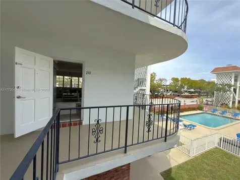 2340 NE 9th Street Fort Lauderdale FL 33304