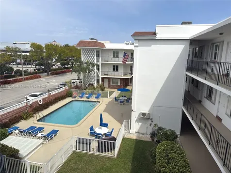 2340 NE 9th Street Fort Lauderdale FL 33304