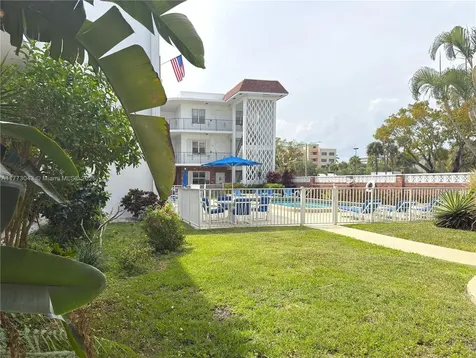 2340 NE 9th Street Fort Lauderdale FL 33304