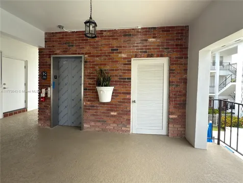2340 NE 9th Street Fort Lauderdale FL 33304