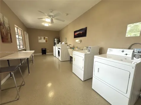 2340 NE 9th Street Fort Lauderdale FL 33304