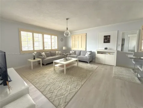 2340 NE 9th Street Fort Lauderdale FL 33304