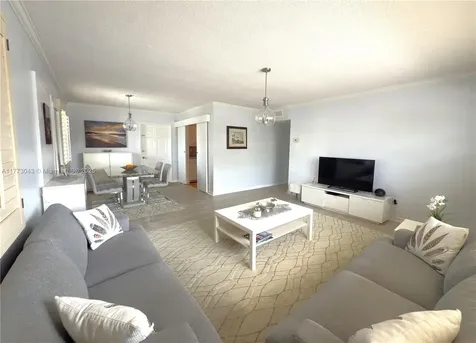2340 NE 9th Street Fort Lauderdale FL 33304
